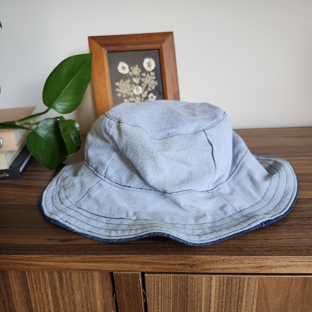Reversible bucket hat - Picture 3 of 4